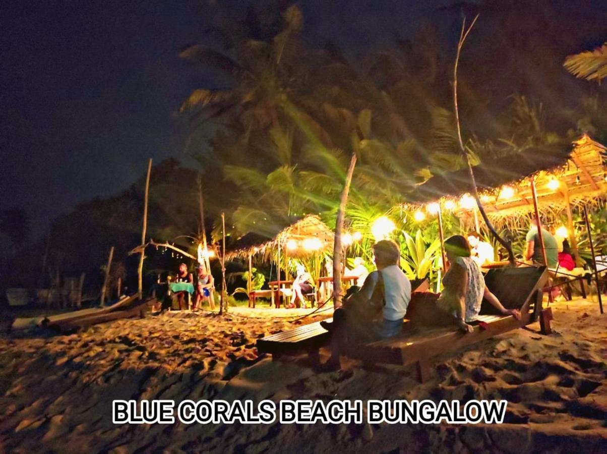 Blue Corals Beach Bungalow マータラ エクステリア 写真