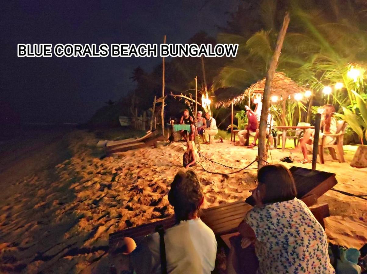 Blue Corals Beach Bungalow マータラ エクステリア 写真