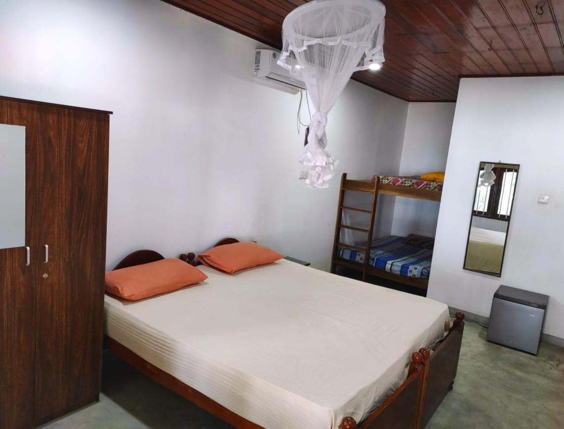 Blue Corals Beach Bungalow マータラ エクステリア 写真