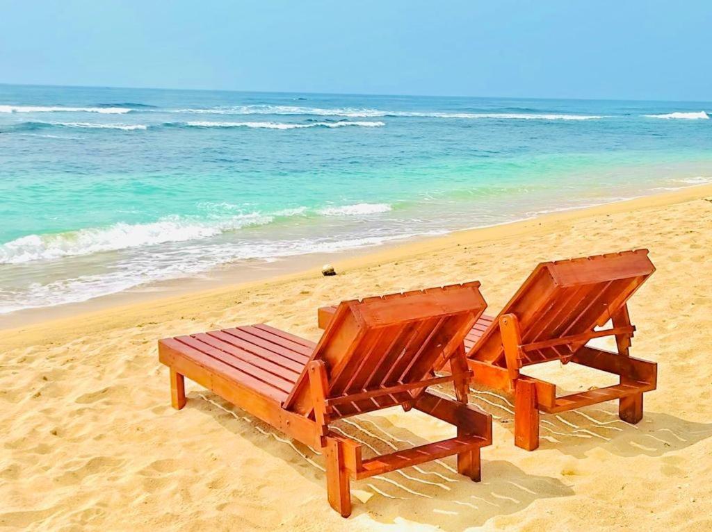 Blue Corals Beach Bungalow マータラ エクステリア 写真