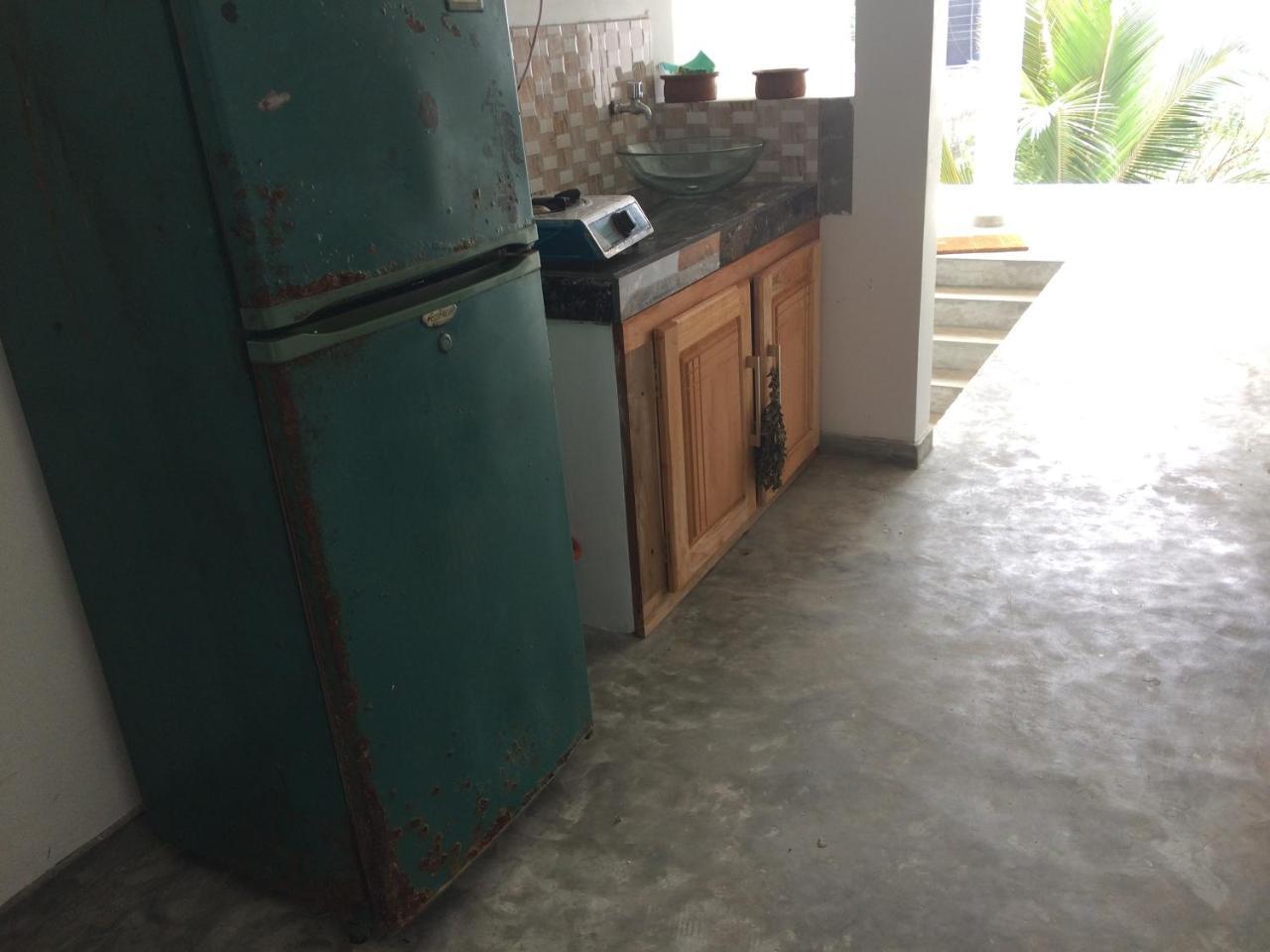 Blue Corals Beach Bungalow マータラ エクステリア 写真